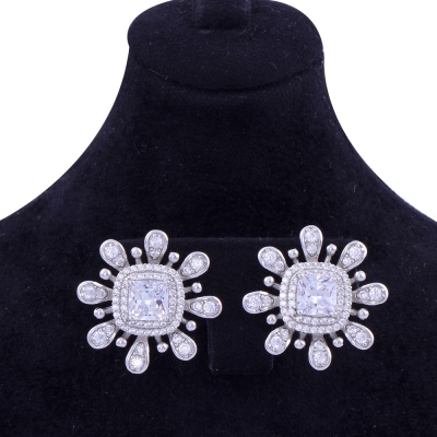 Kadın 925 Ayar Gümüş Küpe (ZRK 2160) Büyük Baget Taşlı Çiçek Model - 2